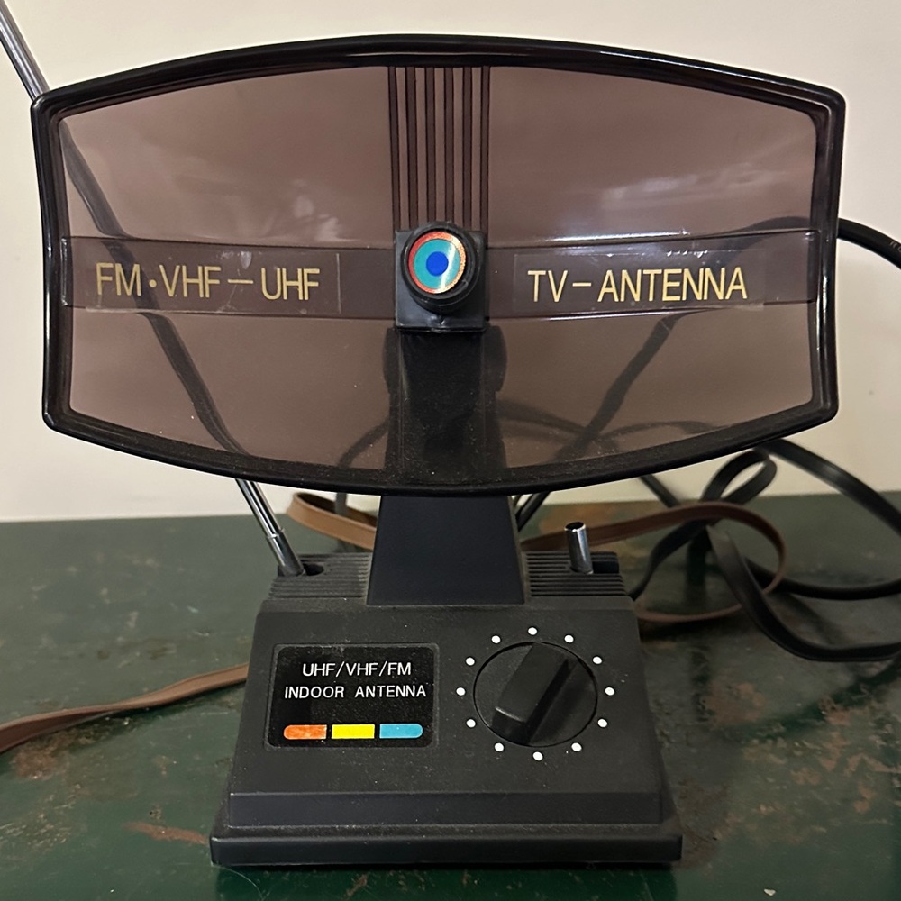 Black Indoor TV Antenna with Adjustable Dial